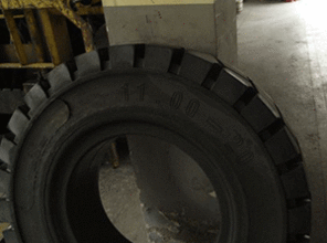 廣州市碼頭堆場拖掛車實心輪胎11.00 12實心輪胎朗琴廠家直銷